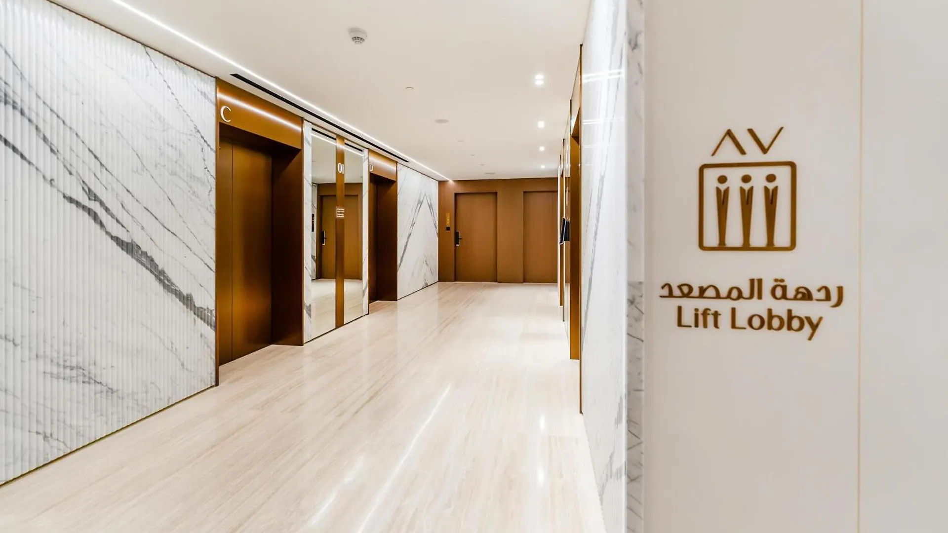 Fam Living Trillionaire Residences Premium Studio With Private Jacuzzi And Canal View Dubai Apartment