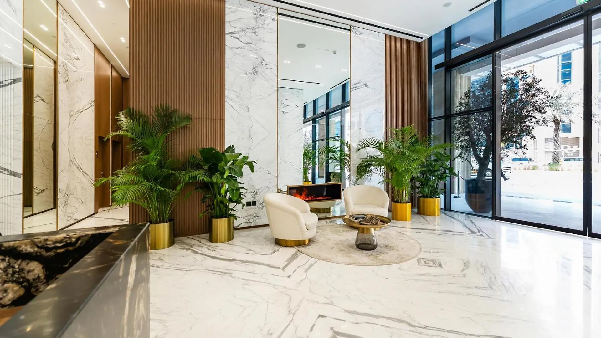 Fam Living Trillionaire Residences Premium Studio With Private Jacuzzi And Canal View Dubai United Arab Emirates